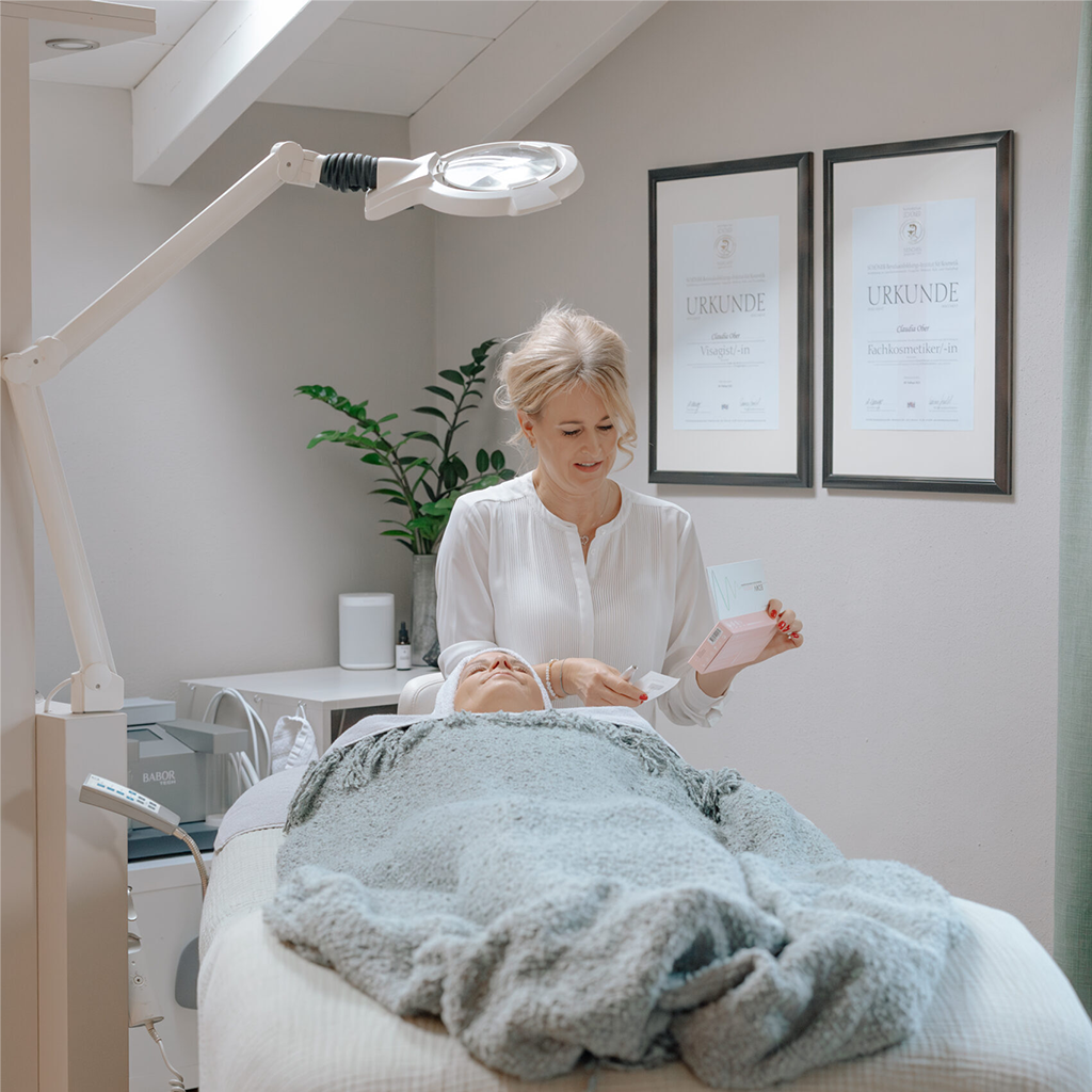 schoenzeit-kosmetik-wellness-prien-am-chiemsee-celluma-lichttherapie